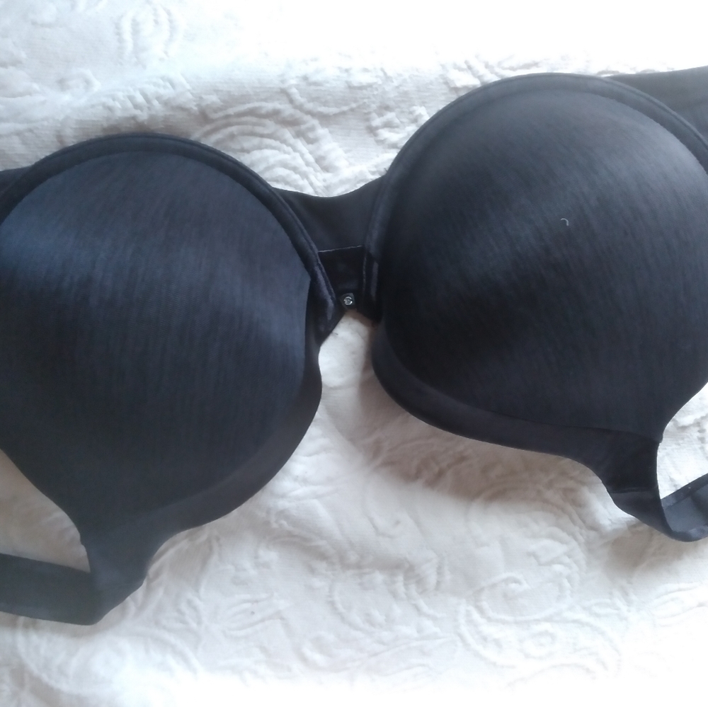 🆘 Coming 🔜  Vanity Fair Black 38 DD Bra
